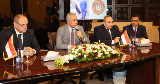 وزير العمل يلتقى وفدا من الجالية المصرية بالسعودية: حريصون على فتح آفاق عمل