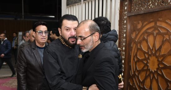 مصطفى كامل وحلمى عبد الباقى يقدمان واجب العزاء فى شقيق أبو الليف 