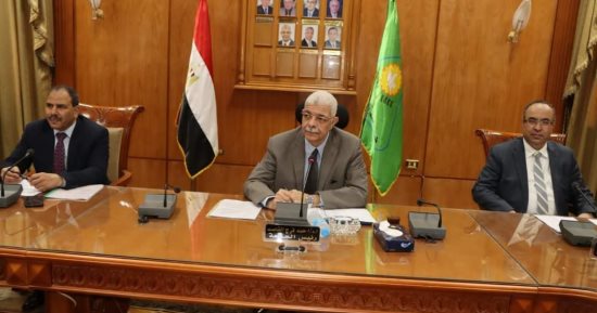 رئيس جامعة المنوفية يتابع أعمال لجنة المنشآت