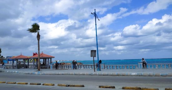 أجواء رائعة فى مطروح.. غيوم خفيفة وسطوع الشمس يزيد الإحساس بالدفء.. فيديو
