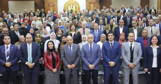 وزير العمل: نستهدف تعزيز قدرات العاملين وتنمية مهاراتهم بكافة القطاعات 