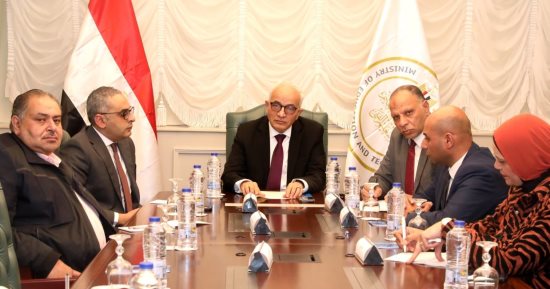 تفاصيل اجتماع وزير التعليم ومديري المديريات التعليمية استعدادا للامتحانات.. فيديو 