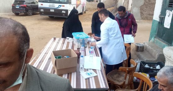 قافلة جامعة القناة تقدم 729 كشفا طبيا وعلاج 372 حالة بيطرية فى التل الكبير