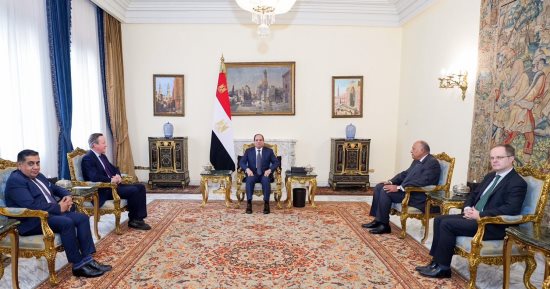 توافق مصرى- بريطانى على ضرورة التوصل لوقف مستدام لإطلاق النار ونفاذ المساعدات الإغاثية لأهالى غزة.. والرئيس السيسى يؤكد ضرورة العمل على التسوية العادلة والشاملة للقضية الفلسطينية من خلال إنفاذ حل الدولتين