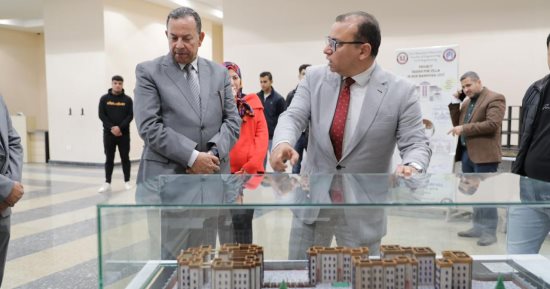 طلاب هندسة المنصورة الجديدة يوثقون إنجازات المدينة والجامعة الذكية بالمجسمات.. صور
