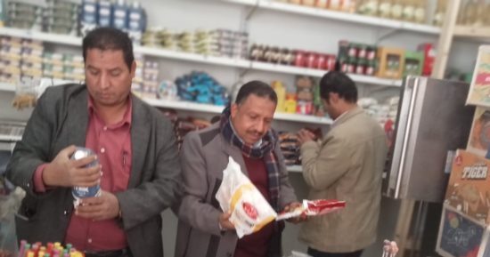 حملة بيطرية بساقلته سوهاج تضبط مصنعات لحوم غير صالحة.. صور
