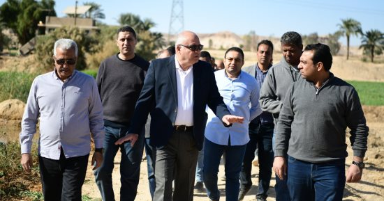محافظ قنا يتفقد عددا من مشروعات الأمن الغذائى بالمعنا