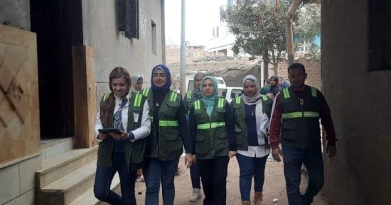 مياه الجيزة تطلق قافلة مائية توعوية بقرية أم دينار بمنشأة القناطر