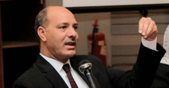 مدير تعليم الإسكندرية يلتقى بالمعلمين حملة الماجستير والدكتوراه للاستفادة من خبراتهم