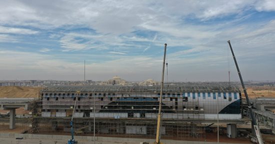 شاهد أعمال تشطيبات محطة 22 بمونوريل شرق النيل.. صور