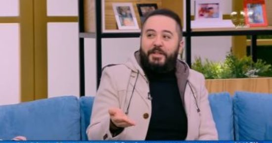 عمرو عبد العزيز: الحياة الزوجية قائمة على الطرفين والنكد مصدره الست والراجل