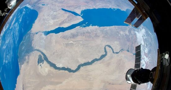 أم الدنيا أحلى ما فى الدنيا.. رائد فضاء ينشر صورًا مدهشة لمصر من الفضاء