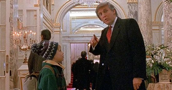 مخرج فيلم Home Alone 2: ظهور ترامب في الفيلم لعنة
