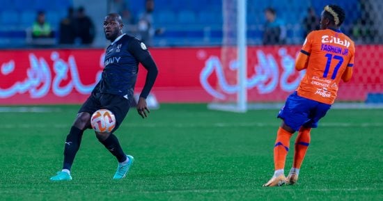 الهلال يبتعد بصدارة الدوري السعودي بثنائية فى مرمى الفيحاء.. فيديو