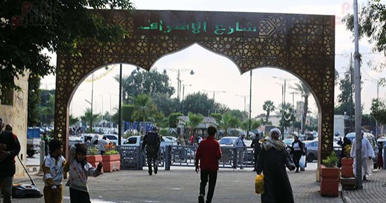 محافظة القاهرة تفتتح شارع الأشراف.. يأخذك للقاهرة الفاطمية بعد تحوله لمتحف مفتوح.. وتنشئ مسار زيارات من مسجد السيدة نفيسة حتى السيدة زينب.. وتوفر سيارة كهربائية تنقل الزوار لمقامات آل البيت