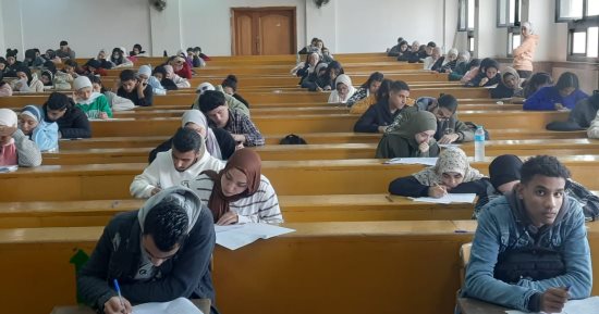 انتظام امتحانات منتصف العام بآداب عين شمس.. والكلية: ممنوع التدخين