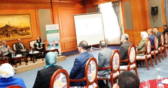 محافظ أسوان يفتتح الدورة التدريبية لتعزيز المشاركة المجتمعية للفتيات والشباب