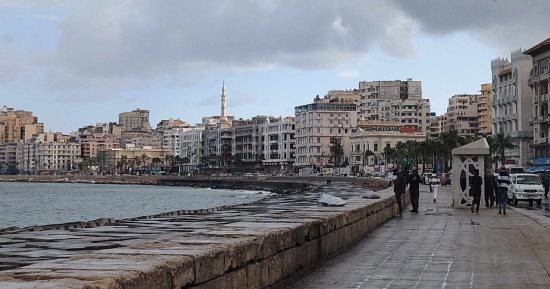 أمطار غزيرة تضرب الإسكندرية تزامنا مع نوة رأس السنة.. فيديو وصور