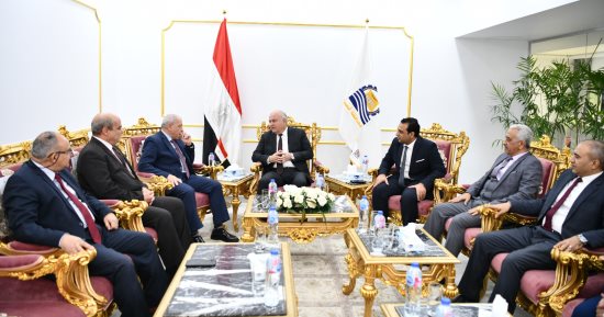 برتوكول بين محافظة قنا وهيئة تنمية الصعيد لإدارة المجمع الصناعى بالكرنك