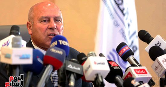 وزير النقل: 500 شاحنة لنقل الحاصلات الزراعية سريعة التلف بين مصر وإيطاليا