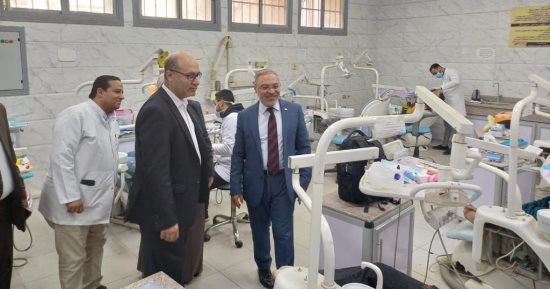 رئيس جامعة طنطا يتفقد العيادت الطبية بكلية طب الأسنان 