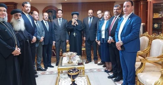 رئيس جامعة بنها يقدم التهنئة لمطران شبرا الخيمة بعيد الميلاد المجيد
