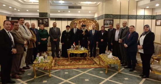 رئيس جامعة بنها يهنئ الأنبا مكسيموس والقس رأفت لوقا بعيد الميلاد المجيد