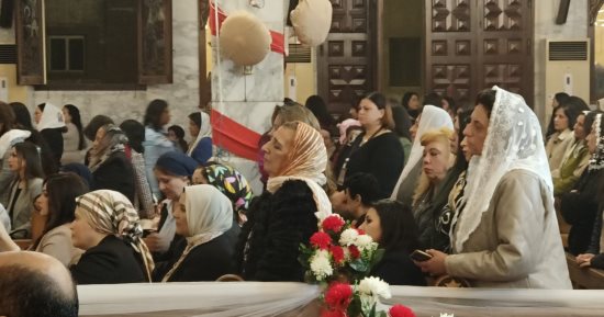 الفرحة تعم مصر.. الكنائس تقيم صلوات قداس عيد الميلاد المجيد.. فيديو وصور