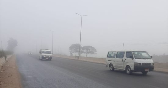 طرق مستحدثة تستخدمها إدارة المرور للحد من حوادث الشبورة.. اعرفها