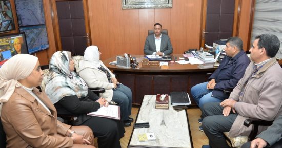 محافظ الدقهلية يناقش عددا من المشروعات وملفات العمل مع المسئولين التنفيذين