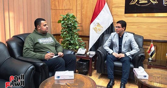 رئيس جامعة بنها الدكتور ناصر الجيزواى فى حوار مع "اليوم السابع": شاركنا بفاعلية بكافة المبادرات الرئاسية.. 500 مليون جنيه استثمارات بالمستشفى الجامعى.. وانتهى عهد الخيام فى الامتحانات.. صور