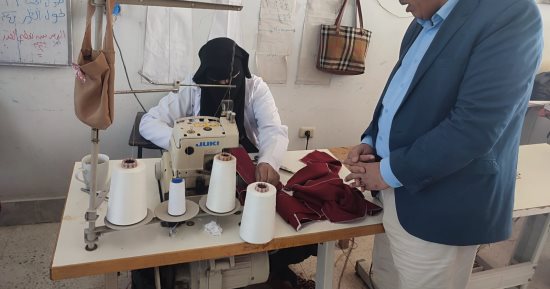 وزارة العمل تختم برنامجا تدريبيا على مهنة التفصيل والخياطة لفتيات أسيوط