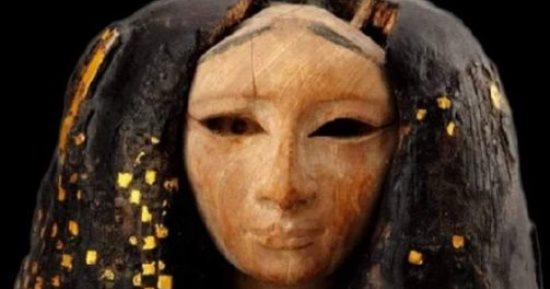 مقتنيات المتحف المصرى.. شاهد رأس سيدة تعود لعصر الدولة الوسطى