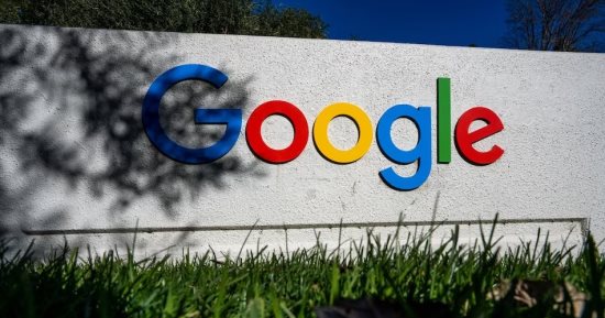 جوجل تواجه محاكمة انتهاك براءات اختراع بقيمة 7 مليارات دولار