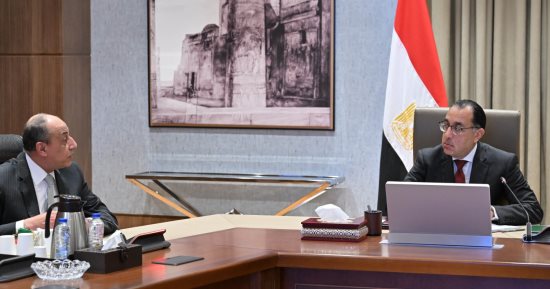 رئيس الوزراء يستعرض إجراءات استغلال المنطقة الاستثمارية بمطار "شرم الشيخ" 