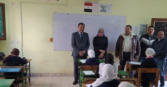 مدير تعليم الجيزة يتفقد لجان "جنوب" و"العمرانية" بأول يوم لامتحانات النقل