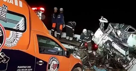 مأساة فى البرازيل: 25 قتيلا إثر حادث تصادم بين حافلة تقل سياحا وشاحنة