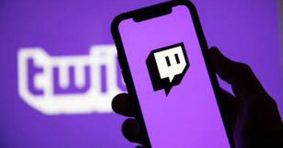 بلومبيرج: منصة البث Twitch تعتزم تسريح 35% من الموظفين