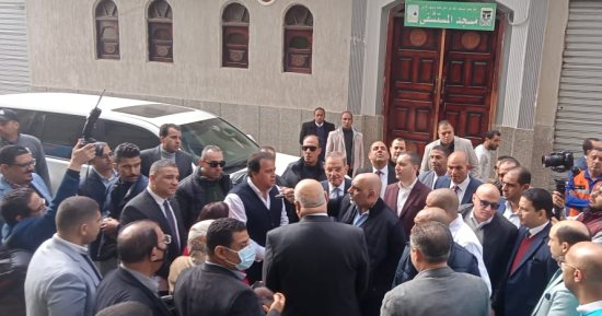 محافظ كفر الشيخ يتفقد العناية والأقسام الجديدة بمستشفى العبور للتأمين الصحى