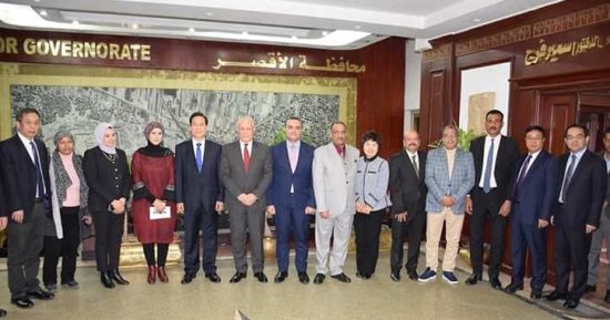 محافظ الأقصر يستقبل وفدا من مقاطعة خنان الصينية لبحث التعاون السياحى والثقافى