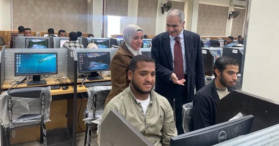 رئيس جامعة أسوان: الاختبارات الإلكترونية توفر الجهد والوقت على الطلاب