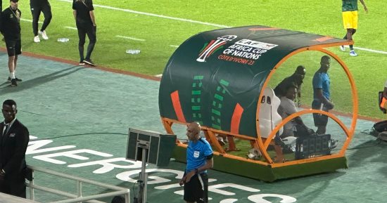 مالى ضد جنوب أفريقيا.. بيرسى تاو يهدر ركلة جزاء فى الدقيقة 19 بغرابة شديدة