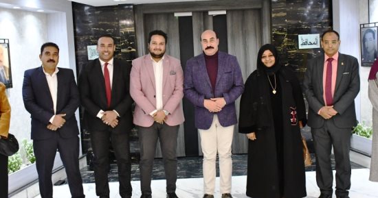 محافظ أسوان يلتقى وفد التحالف الوطنى لتنظيم قافلة "ستر وعافية"