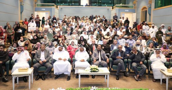 إبداع ودهشة فى ختام القراءات الشعرية "للشارقة للشعر العربى"  