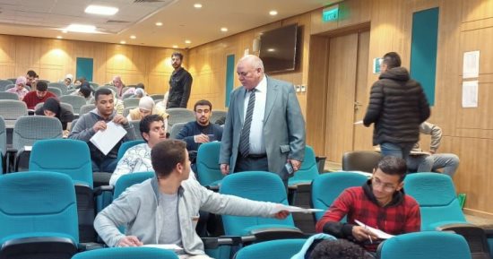 رئيس جامعة الدلتا التكنولوجية يتفقد سير اختبارات نهاية الترم الأول