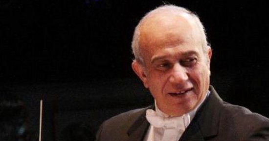 مصطفى كامل ونادية مصطفى ينعون المايسترو عبد الحميد عبد الغفار