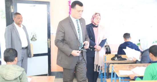وكيل "تعليم قنا" يؤكد التزام لجان امتحانات الشهادة الإعدادية فى يومها الأول