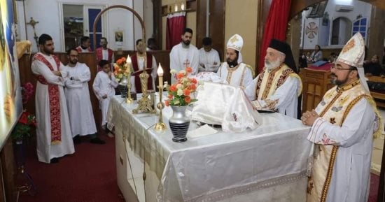 مطران المنيا للأقباط الكاثوليك يترأس قداس عيد الغطاس بكنيسة مار مرقس بالمحافظة