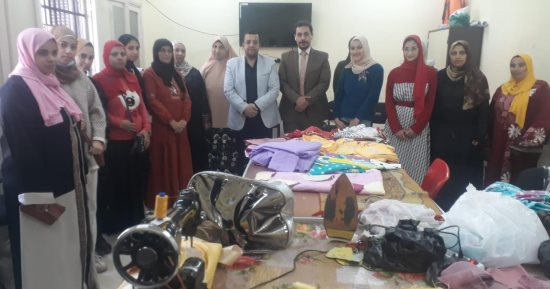 علمنى حرفة.. شباب القليوبية تدرب ذوى الهمم على صناعة الجلود والمشغولات اليدوية.. 15 ورشة عمل لأكثر من 450 شابا وفتاة بالقرى والمدن.. ووكيل الوزارة: نستهدف الفئة من 18 لـ40 عاما ومنح ومكافآت للمتميزين.. صور