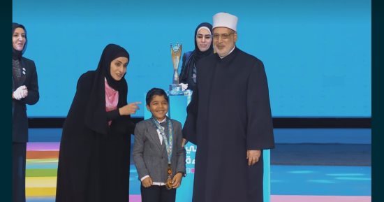 الطفل المعجزة فى كفر الشيخ.. هارون عمره 7 سنوات يتحدث بالفصحى فقط.. الأول على الجمهورية بمسابقة الطالب المثقف والأداء الصوتى والحساب الذهنى.. قرأ 500 كتاب وألف مجموعة قصصية.. صور